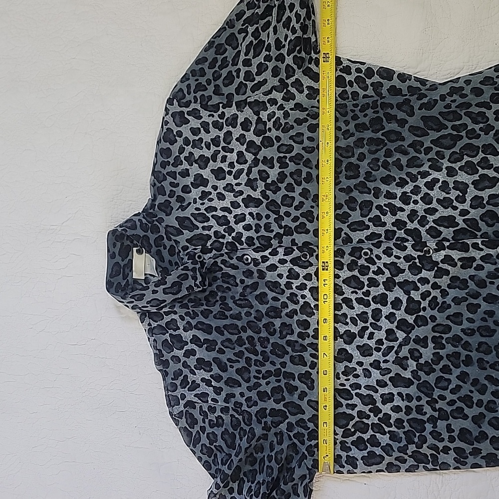Beautiful blouse - Picture 9 of 11